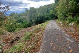 RUKAVAC - građevinski teren 3100m2 za stambenu zgradu - stanove  obiteljsku kuću, Matulji, Arazi