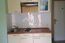 ISTRA, MEDULIN Apartmanska kuća u Pješčanoj Uvali 150 m od mora - POGLED NA MORE!!, Medulin, House