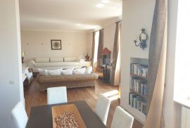 OPATIJA, STROGI CENTAR - Stan u vili 100 metara do mora s parkirnim mjestom!, Opatija, Apartamento