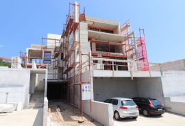 CRIKVENICA - luksuzni dvoetažni stan u stambenoj vili s vlastitim bazenom, Crikvenica, Appartment