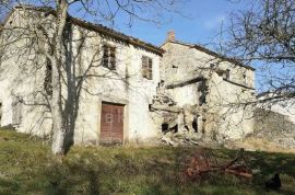 BUZET, JURADI - Samostojeća starina za obnovu, Buzet, Casa