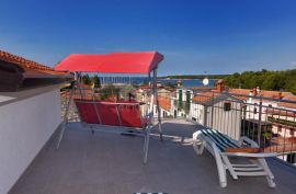 ISTRA, POREČ - Apartmanska kuća s pogledom na more, Poreč, Ev