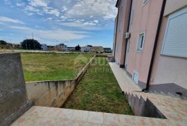 ISTRA, NOVIGRAD - Prostran i kvalitetan stan u blizini mora, Novigrad, Apartamento