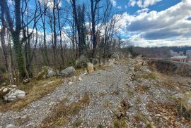 PERMANI - građevinski teren 1640 m2 za halu / poslovnu zgradu, Matulji, Arazi