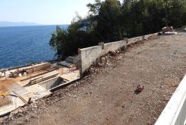 OPATIJA, MEDVEJA- građevinsko zemljište 1773m2, 1. RED DO MORA!! I S GRAĐ. DOZVOLOM za hotel/ boutique hotel/ motel/ apartmane/ ville/ kuće za iznajmljivanje - odmor s bazenom, Lovran, Terreno