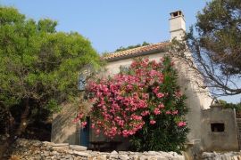 OTOK CRES - Kuća i zemljište s potencijalom, Cres, بيت