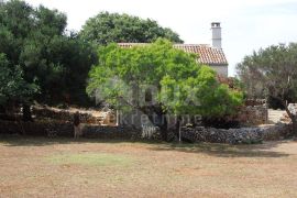 OTOK CRES - Kuća i zemljište s potencijalom, Cres, بيت