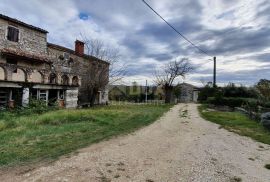 ISTRA, GROŽNJAN - Imanje na uzvisini, savršena lokacija, kompleks zemljišta, kamene kuće, panoramski pogledi sa svih strana - Rijetkost na tržištu!!, Grožnjan, Land