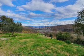 ISTRA, GROŽNJAN - Imanje na uzvisini, savršena lokacija, kompleks zemljišta, kamene kuće, panoramski pogledi sa svih strana - Rijetkost na tržištu!!, Grožnjan, Land