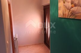 ISTRA-SVETVINČENAT-Predivna obiteljska kuća s dva apartmana, Svetvinčenat, House