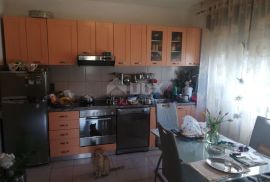 RIJEKA, TRSAT - 3S+DB stan 110 m2, mirna obiteljska lokacija s predivnim pogledom!, Rijeka, Apartamento