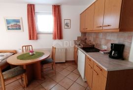 ISTRA, ROVINJ Apartmanska kuća na samo 40m od mora!, Rovinj, Famiglia