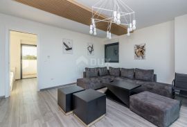 OTOK KRK, MALINSKA - Luksuzni penthouse s jednim od najboljih panoramskih pogleda na otoku Krku, Malinska-Dubašnica, Appartement