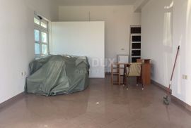 RIJEKA, DONJA DRENOVA - POSLOVNI PROSTOR 70m2, Rijeka, Propriedade comercial