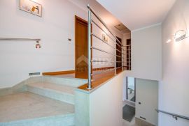 OPATIJA - BREGI - kuća / villa 200m2 sa pogledom na more + uređen okoliš 250m2, Matulji, Famiglia