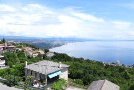 OPATIJA - BREGI - kuća / villa 200m2 sa pogledom na more + uređen okoliš 250m2, Matulji, Famiglia