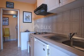 OPATIJA - obiteljska kuća s dva apartmana za iznajmljivanje, Opatija, House