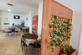 ISTRA, KRŠAN - Poslovni prostor - Restoran s uhodanim poslom 300,75m2, Kršan, Poslovni prostor