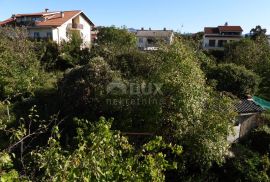 MARINIĆI - CENTAR - građ. teren 1750m2 za stambenu zgradu – stanove / poslovno- stambenu zgradu, Viškovo, أرض