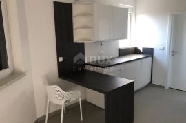 PODGORA - luksuzna apartmanska kuća, Podgora, Σπίτι