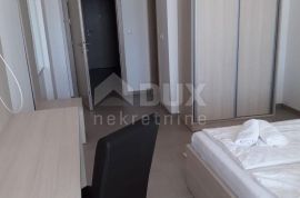 NOVI VINODOLSKI - kuća / villa sa apartmanima sa pogledom na more 1134m2  + okućnica, Novi Vinodolski, Casa