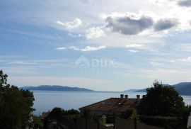 OPATIJA - VOLOSKO - PAVLOVAC - građevinski teren 1571m2 za obiteljsku kuću / villu / apartmane / kuću za iznajmljivanje sa bazenom / kuću za odmor sa bazenom, Opatija, Γη