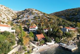 Josinovac kuća prvi red do mora, Senj, Casa