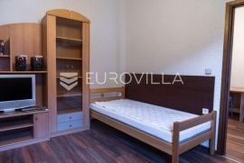 Osijek, Centar, Radićeva ulica, stan 66 m2 sa spremištem od 24 m2, prodaja, Osijek, Appartment