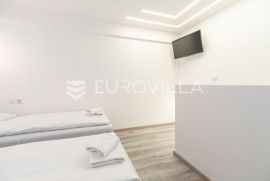 Osijek, Centar, prodaja dva apartmana u centru grada 120 m2 (2 x 60 m2), poslovna prilika, Osijek, Commercial property