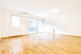 Zagreb, Stenjevec luksuzna dvojna kuća 196 m2 na parceli od 600m2, Zagreb, House