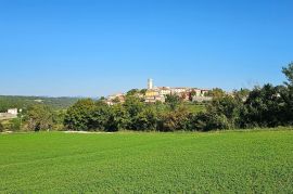 Oprtalj, Građevinsko zemljište s neponovljivim pogledom i građevinskom dozvolom, Oprtalj, Γη