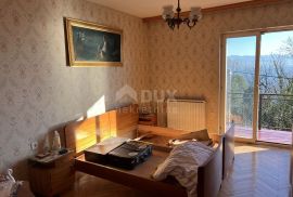 OPATIJA, CENTAR - DVIJE DVOJNE KUĆE S POGLEDOM NA MORE I 1.119 m2 OKUĆNICE!!! PRILIKA!!!, Opatija, Haus