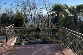 OPATIJA, CENTAR - DVIJE DVOJNE KUĆE S POGLEDOM NA MORE I 1.119 m2 OKUĆNICE!!! PRILIKA!!!, Opatija, Haus