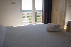 OTOK RAB, BARBAT - Kuća s 5 apartmana okružena prirodom, Rab, Дом