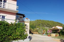 OTOK RAB, BARBAT - Kuća s 5 apartmana okružena prirodom, Rab, Дом