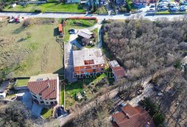 Labin, okolica grada, rohbau zgrada sa velikim zemljištem, Labin, House