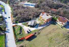 Labin, okolica grada, rohbau zgrada sa velikim zemljištem, Labin, House