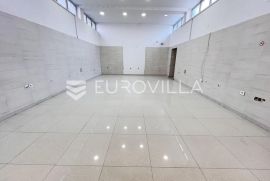 Pula, Centar - prostrani poslovni prostor blizu Giardina za najam, NKP 130.50 m2, Pula, Commercial property