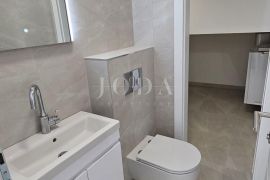 Crikvenica novogradnja prizemlje sa terasom, Crikvenica, Apartamento