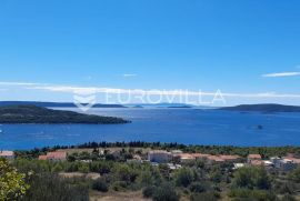 Trogir, Seget, građevinsko zemljište s pogledom, 740 m2, Seget, Γη