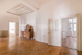 Zagreb Zrinjevac građanski stan na prvom katu 250m2, Zagreb, Appartement