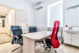 Medveščak, prekrasan stambeno / poslovni prostor za polikliniku 85,05 m2, Zagreb, Commercial property