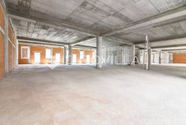 Vrbani, poslovni prostor za zakup 348 m2, Zagreb, Commercial property