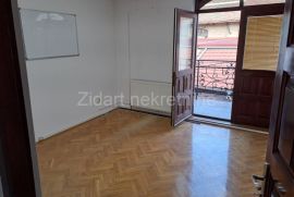 Lep poslovno-stambeni prostor, Zemun, Pregrevica, 240m2, Zemun, Propriedade comercial