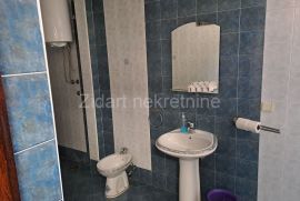 Lep poslovno-stambeni prostor, Zemun, Pregrevica, 240m2, Zemun, Propriedade comercial