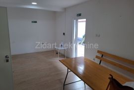 Poslovni prostor, Zemun, Pregrevica, 390m2, Zemun, Commercial property