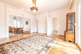 Zagreb, Šalata, odličan novo adaptiran četverosoban stan + garsonjera + 3PM, Zagreb, Apartamento