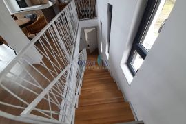 Opatija-Ika stan 99 m2, dvoetažni 2S+DB, Opatija - Okolica, Appartement