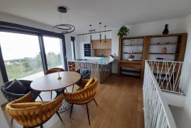 Opatija-Ika stan 99 m2, dvoetažni 2S+DB, Opatija - Okolica, Appartement