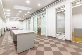 Trešnjevka, poslovni prostor 115 m2 u stambeno-poslovnoj zgradi, Zagreb, Commercial property